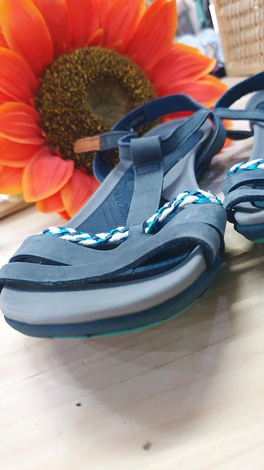 Clarks Damen Sandaletten Sandalen 40 blau in Pössneck