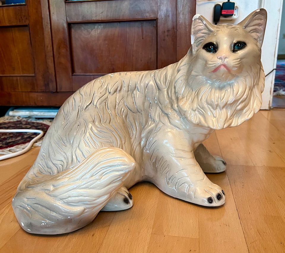 Keramik Katze Figur Größe ca. 37 cm lang, 30 cm hoch in Stadtbergen