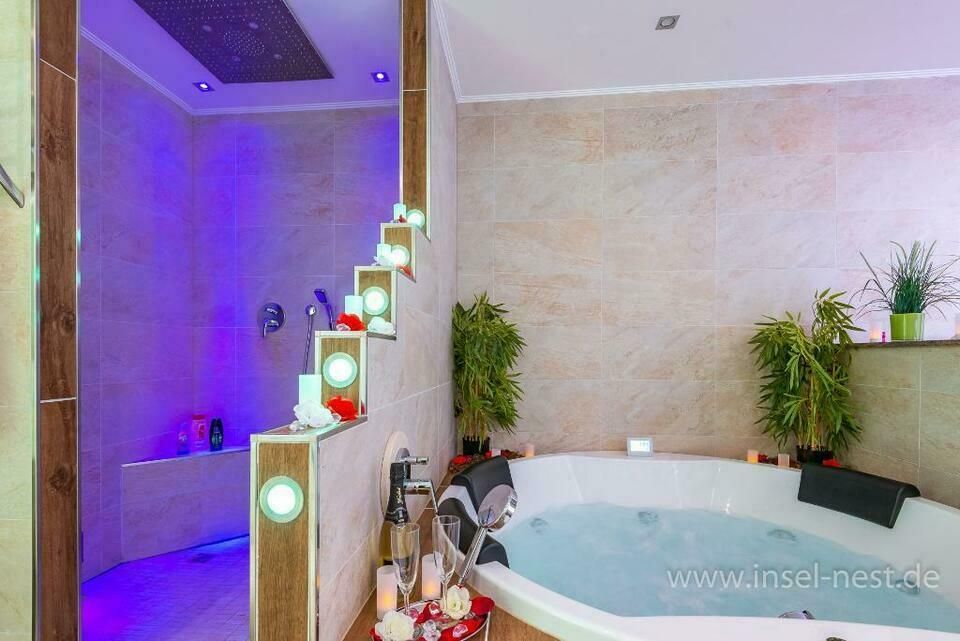 Wellness- Wohlfühloasen Luxus WHIRLPOOL für Sie alleine Inselnest in Elsdorf