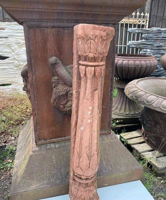 Steinskulptur Garten Deko historische antike alte Stein Säule in Essen