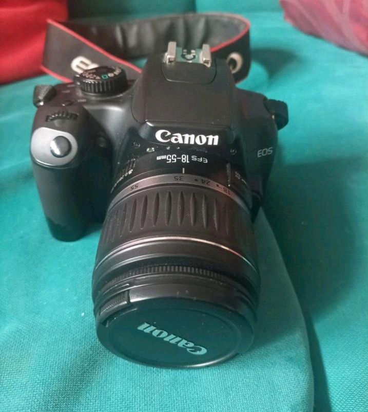 Canon Spiegelreflexkamera EOS 1000D mit Zubehör in Troisdorf
