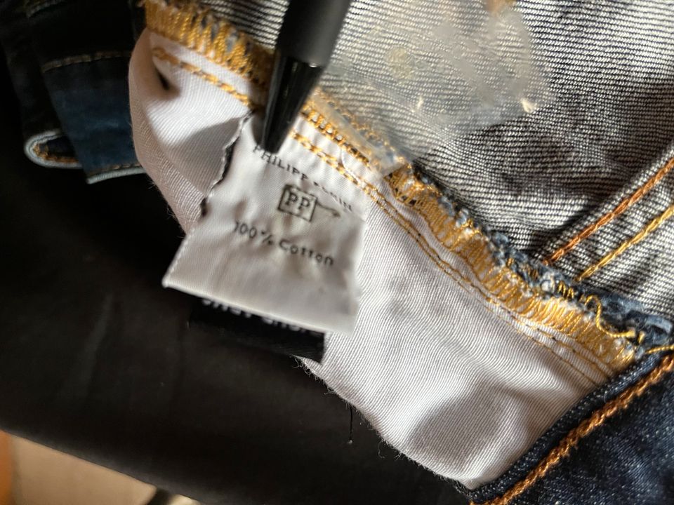 Trendige ausgefallene Jeans von PHILIPP PLEIN , Gr.32/32 ( ca.) in Wesel