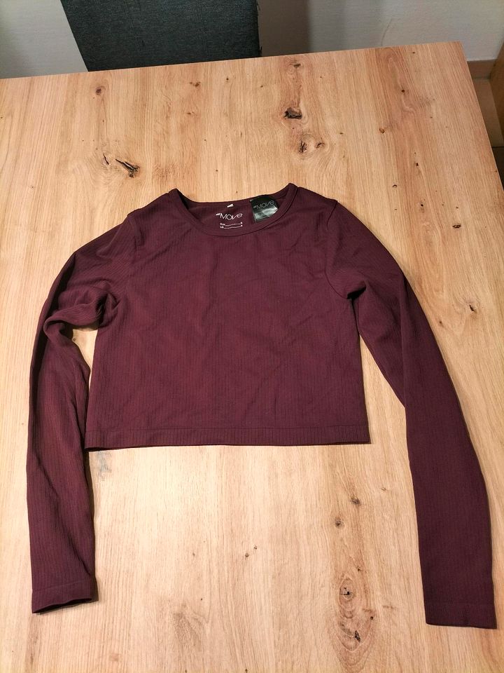 Weinrotes Langarmshirt H&M Gr. 158/164 in Ludwigsburg