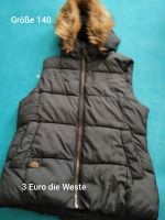 Mädchen Kleidung Teil3 Pullover u Weste Regen Jacke Mecklenburg-Vorpommern - Neubrandenburg Vorschau
