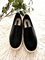 Slip-On Sneaker in Schwarz mit Flechtstruktur  Bayern - Simbach Vorschau