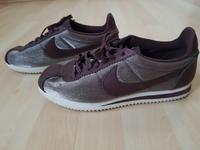 Nike Sneaker weinrot/silber Stuttgart - Stuttgart-West Vorschau