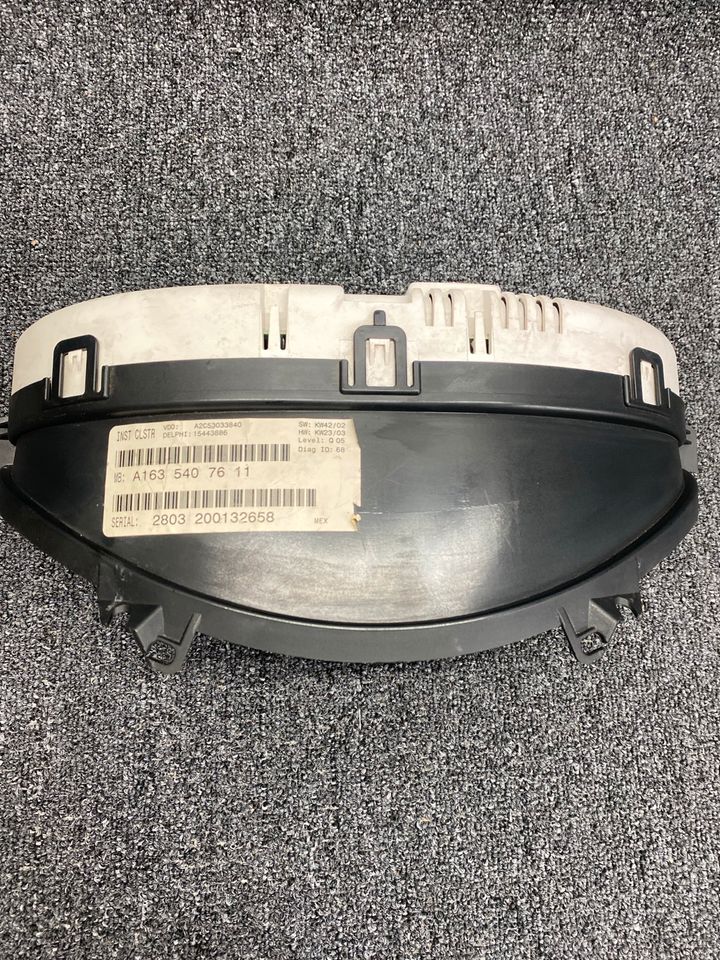 Mercedes ML W163 270 CDI Kombiinstrument Tachometer A1635407611 in Vechta