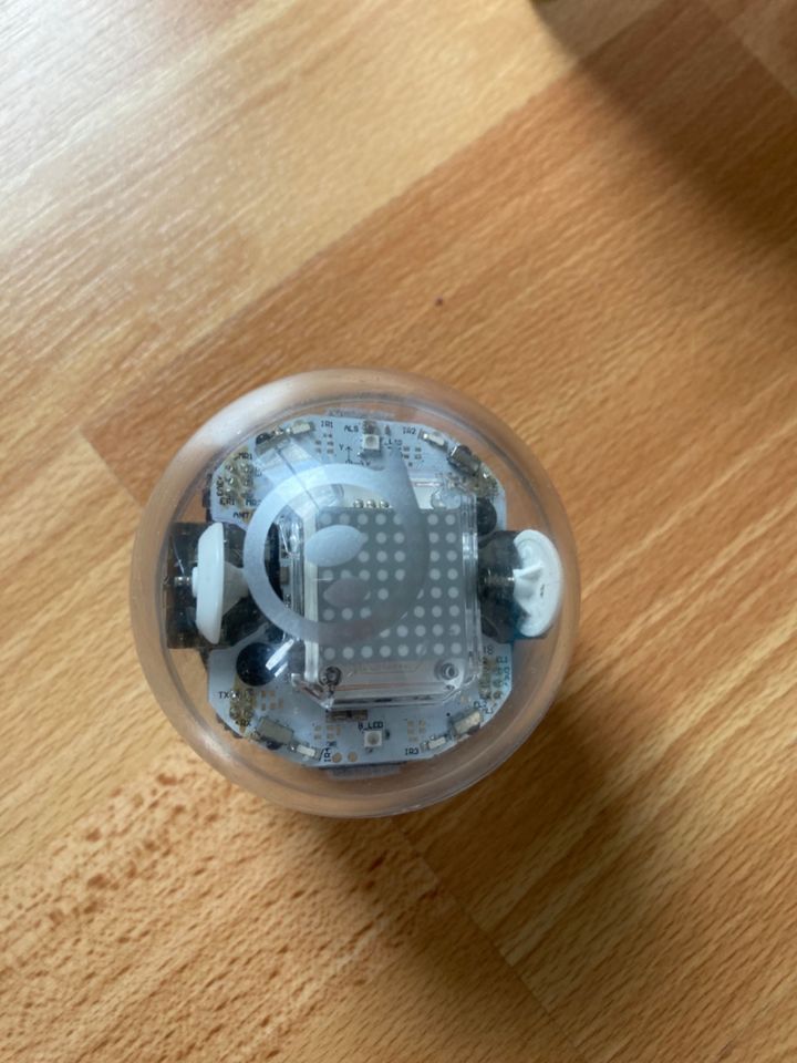 sphero Bolt - Programmierbarer Roboter-Ball in Sehnde