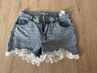 Jeans Shorts, blau, spitze, Gr.40 neuwertig Hessen - Gladenbach Vorschau