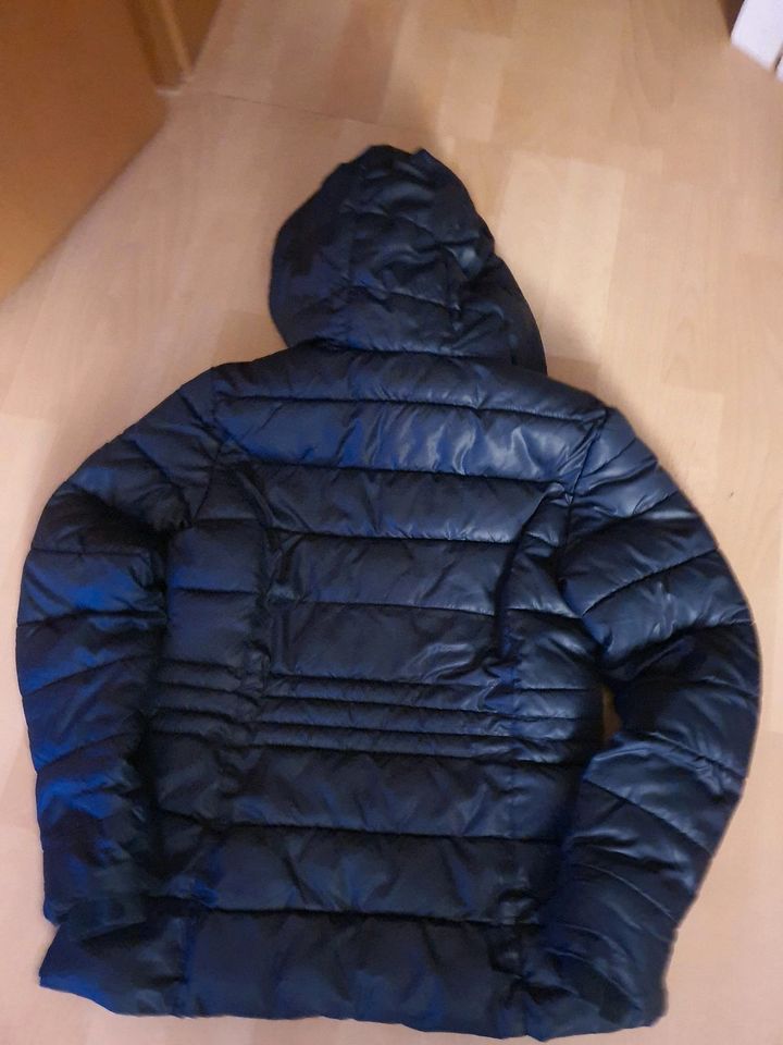 Winterjacke in gr.158/164 abzugeben in Zeitz