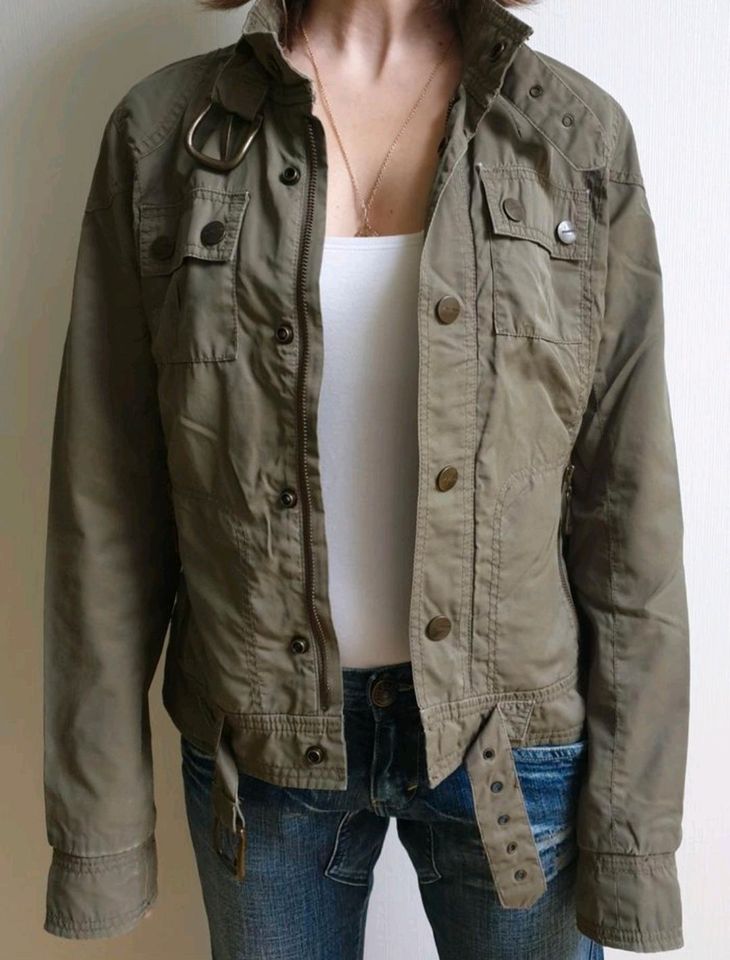 Freesoul Jacke Damen Größe S in Khaki in Wetzlar