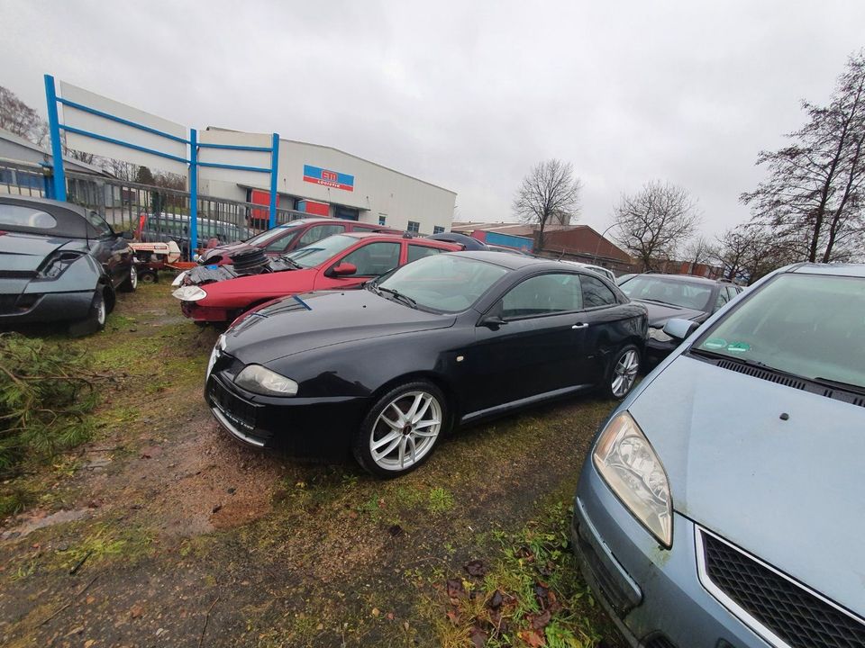 Alfa Romeo GT Schlachtfest Teile Ersatzteile  Diesel   Bj.2009 in Bremervörde