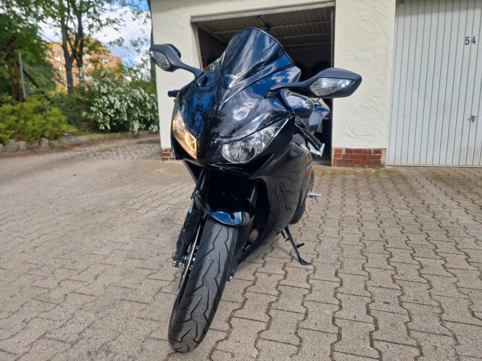 Honda Fireblade CBR 1000rr SC59 in Berlin