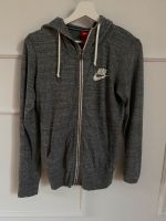 Nike, Sweatjacke mit Kapuze,, grau, Gr S Niedersachsen - Oldenburg Vorschau