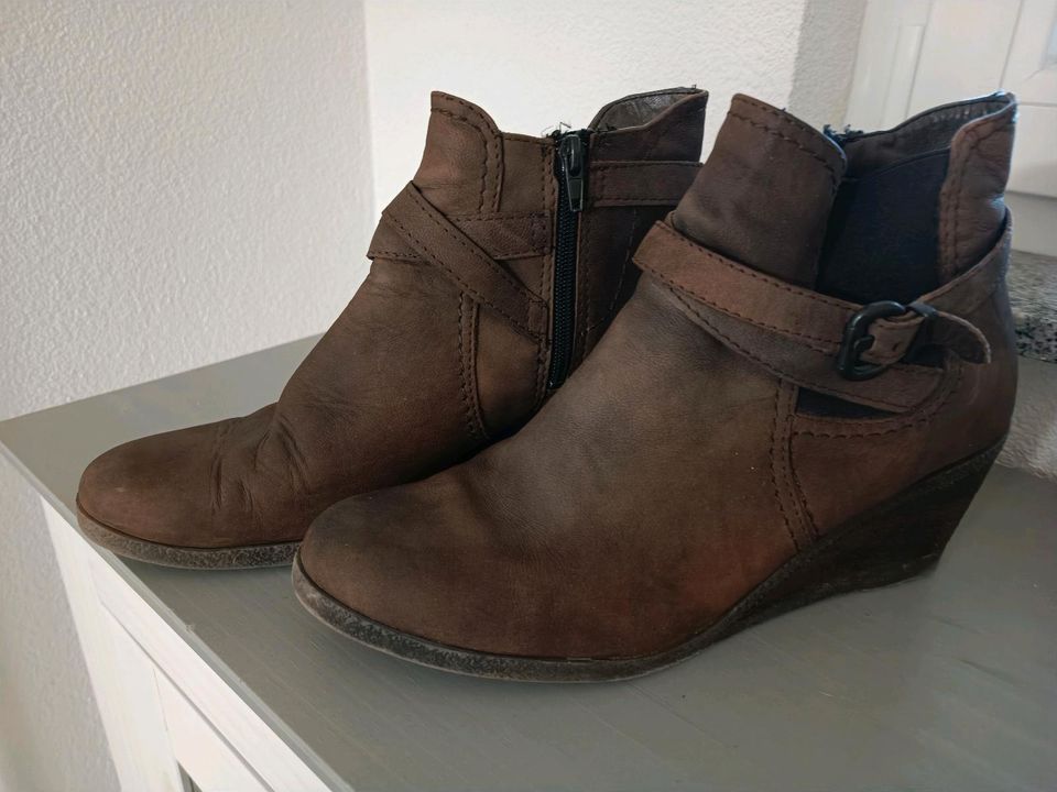 Stiefeletten,Keilabsatz Stiefeletten, Stiefel braun Größe 41 in Schwendi