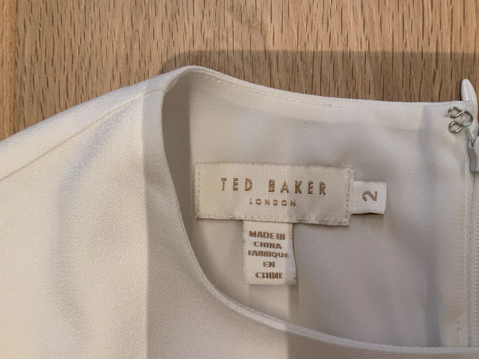 Kleid von Ted Baker in Grasbrunn