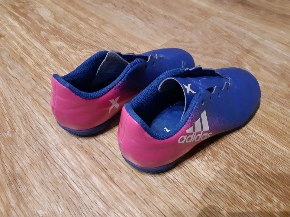 Fußballschuhe Hallenschuhe adidas 32 in Viersen