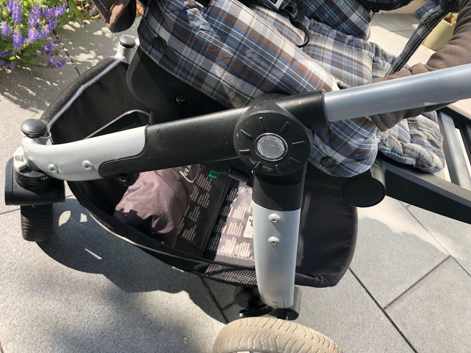 Kinderwagen Teutonia mit Wanne(blau) und Sportsitz (braun) in Osnabrück