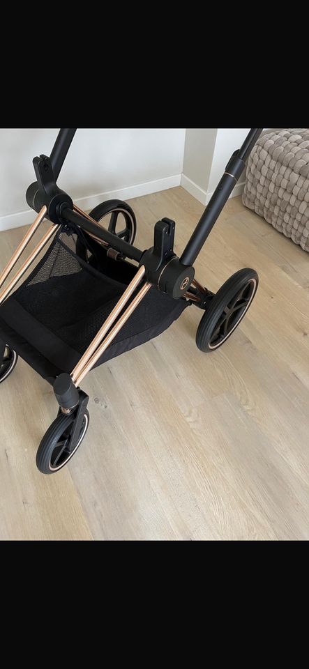 Cybex Kinderwagen mit Babyschale in Völklingen