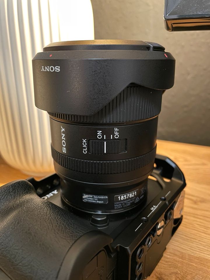 Sony 20mm F1.8 G Objektiv (SEL2018G) - NEUWERTIG inkl. OVP in Neuss