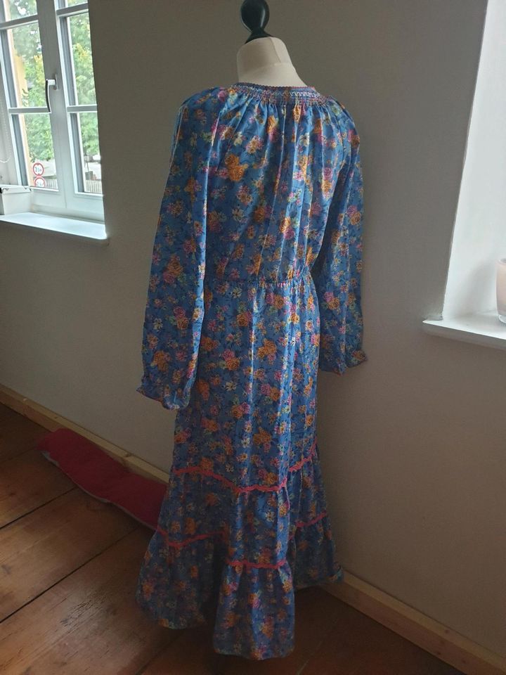 Maxikleid Blumen Hippie 70jahre in Dießen