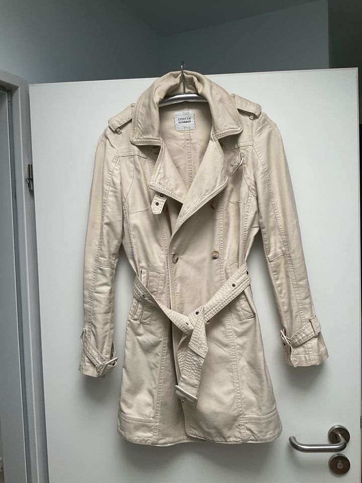 Trenchcoat von Steffen Schraut in Köln