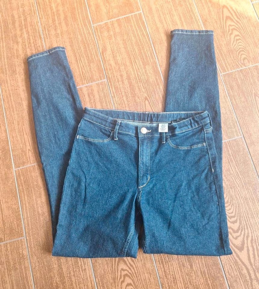 Mädchen H&M Jeans 158 * Wie Neu* in Schlanstedt