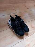 Nike Turnschuhe schwarz Comfort UK5 38,5 Bayern - Zusmarshausen Vorschau