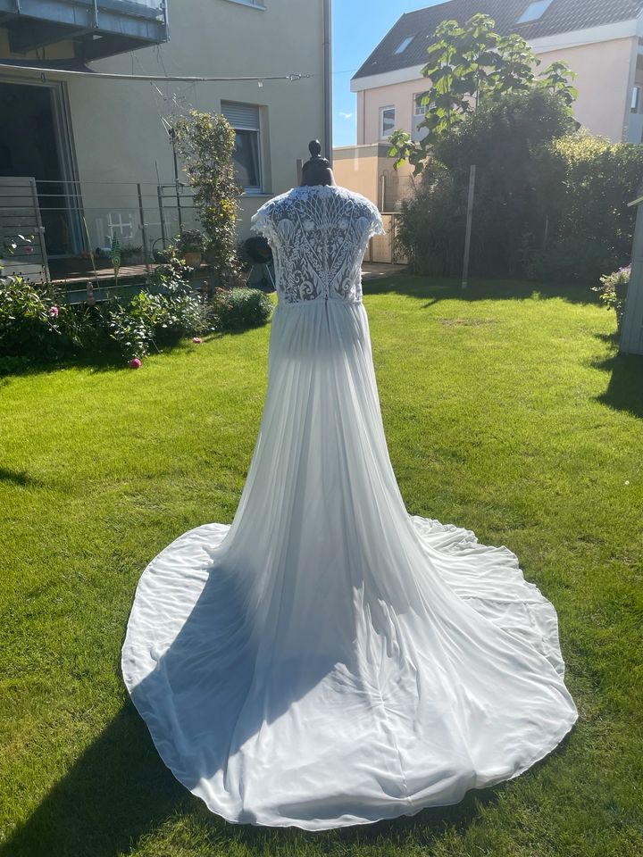 Brautkleid - Cutouts - Beinschlitz - Ivory in Römerberg