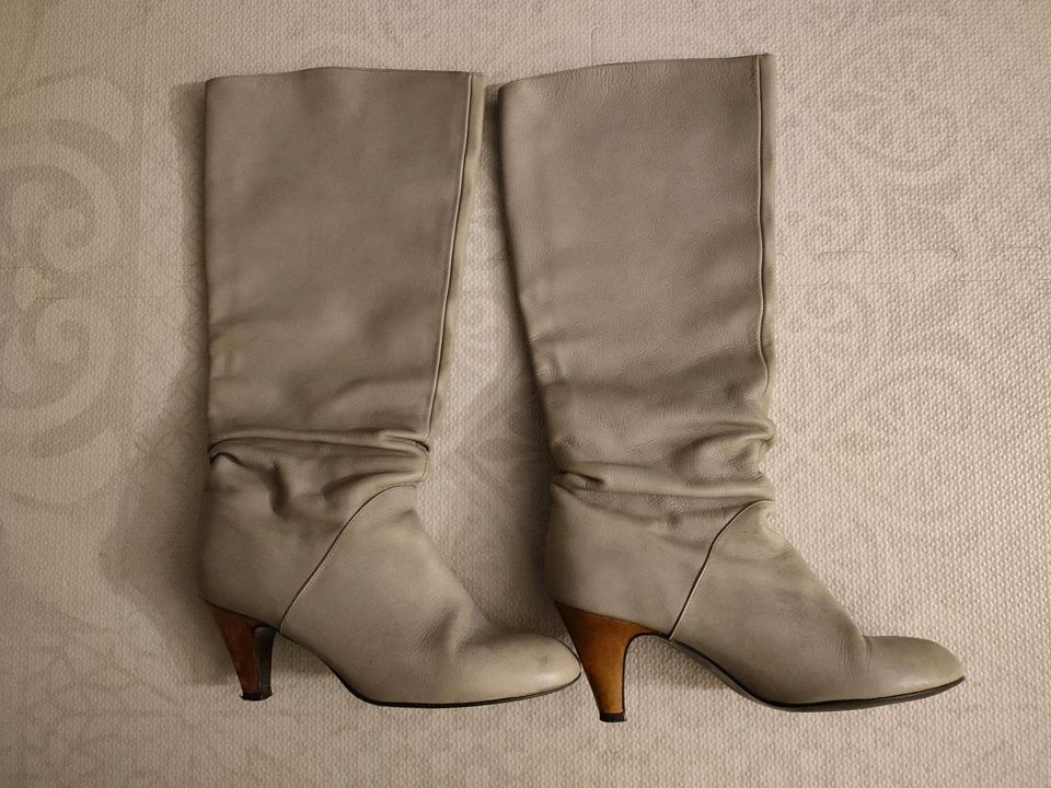 Zara Echtleder Stiefel High Heels taupe grau Gr. 39 in Frankfurt am Main