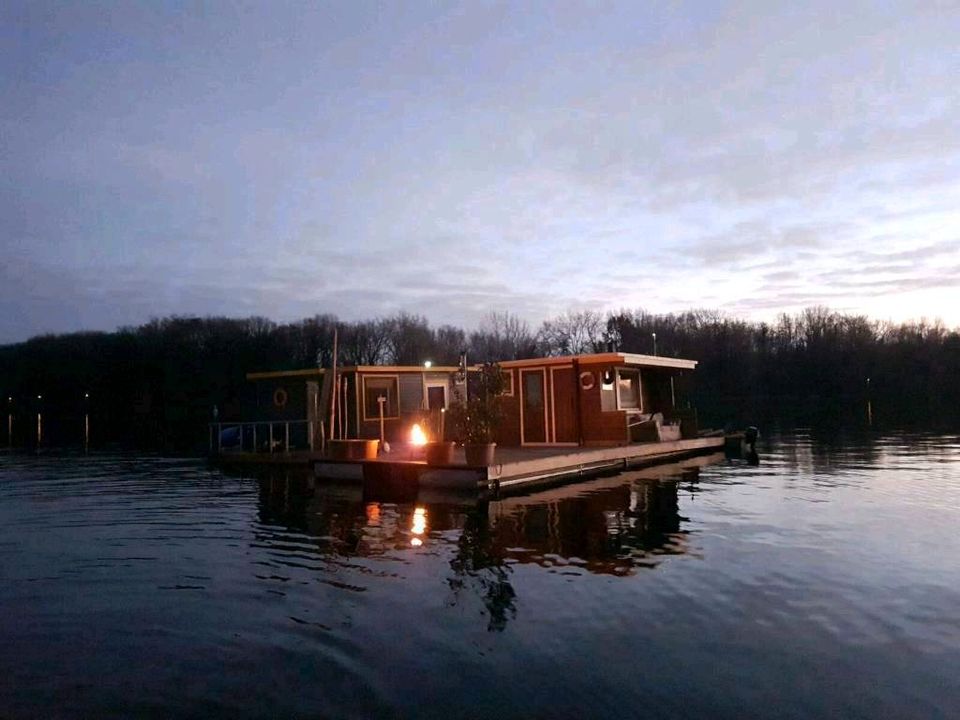 ♥ Sauna-Insel mieten mit Kamin, Hausboot & Hot Tub in Berlin ♥ in Berlin