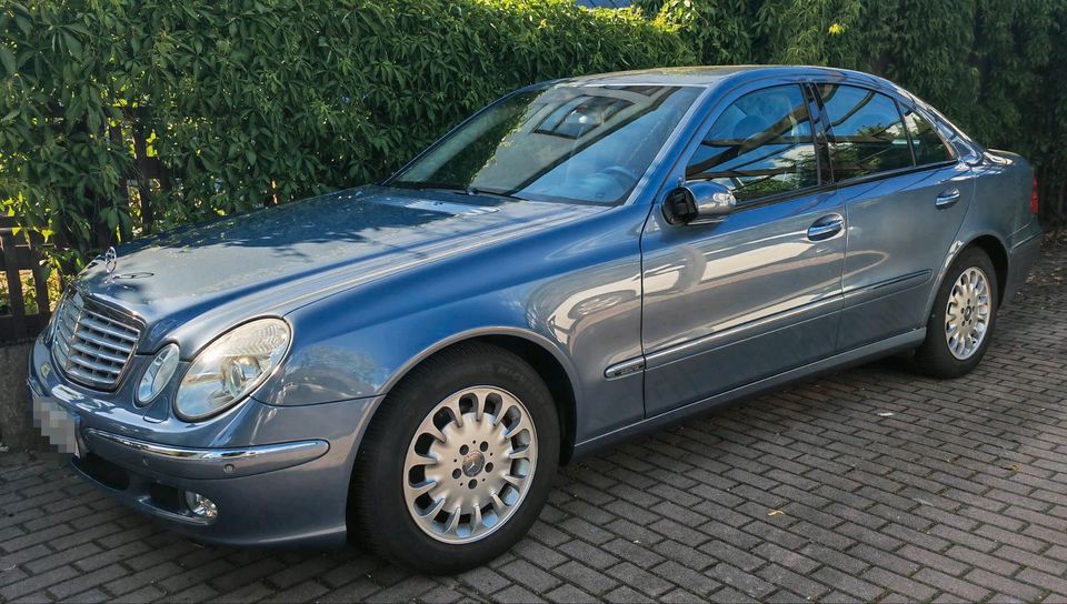 Mercedes-Benz E240  W211 1.Hand 115Tkm E-Klasse Elegance kein Amg in Offenbach