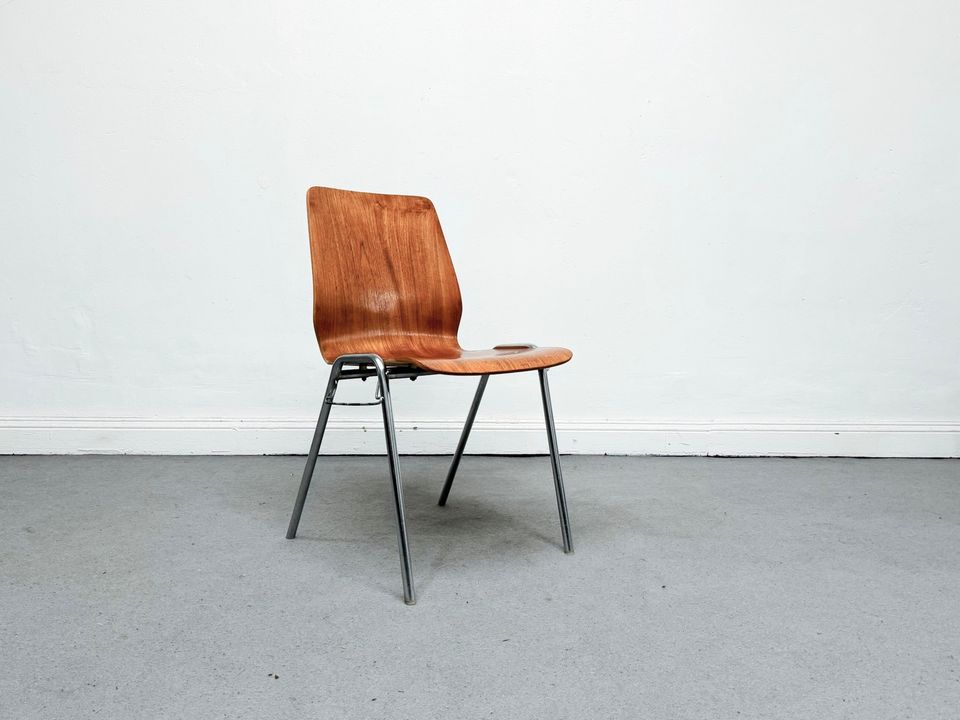 4+ von 40 Dänische Teak Vintage Stapel Stühle Chairs Chrom in Berlin