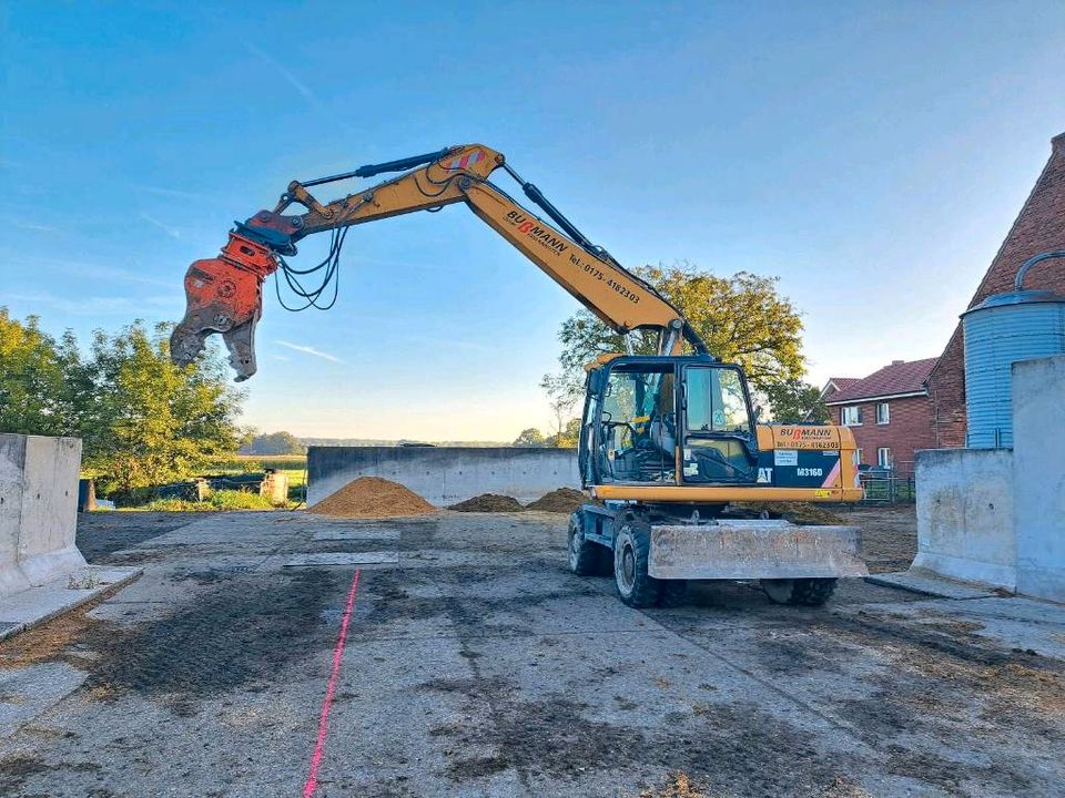 Wir bieten an:  Erdarbeiten  Ausschachtungen  Kanalarbeiten  Pfla in Warendorf
