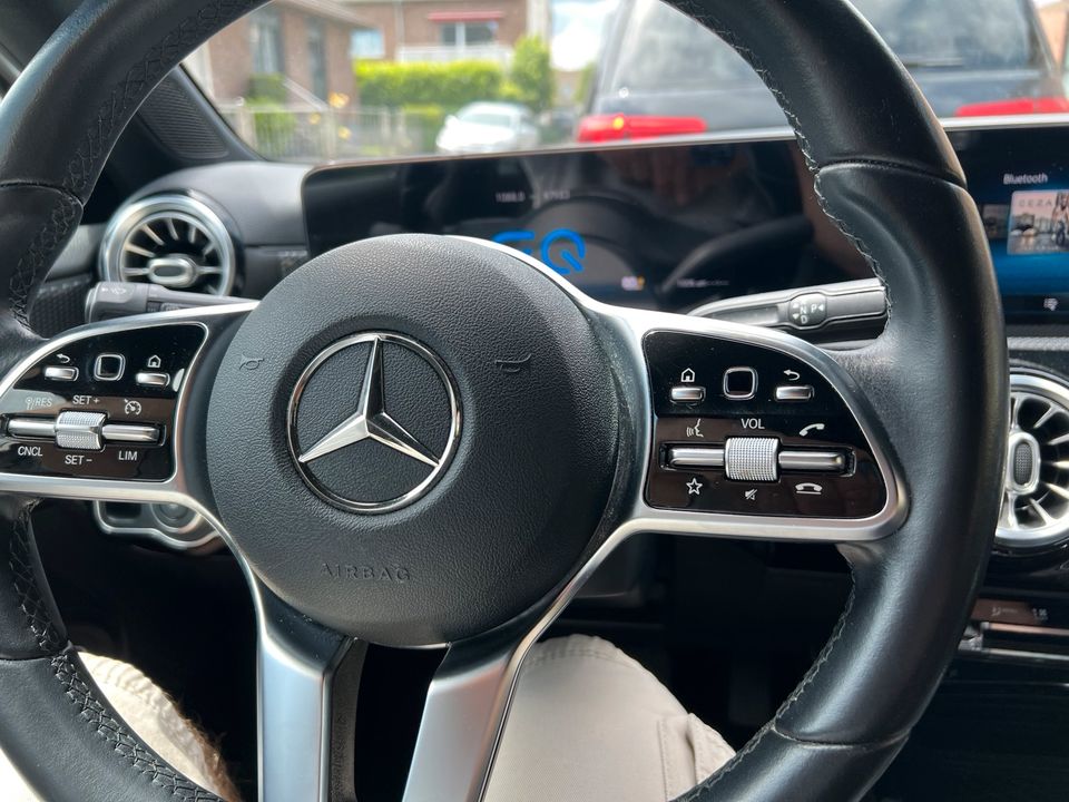 Mercedes Benz A 250E Voll Leder Panorama einpark auto hybrid in Recklinghausen