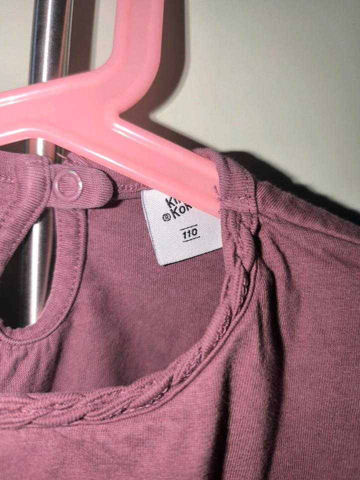 Bordeaux farbener Pullover mit Einhorn in Größe 110 von H&M in Löchgau