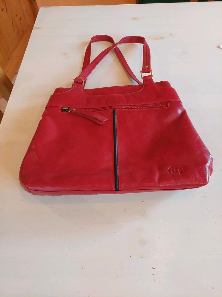 Rote Lederhandtasche von Gigi Fratelli in Stuhr