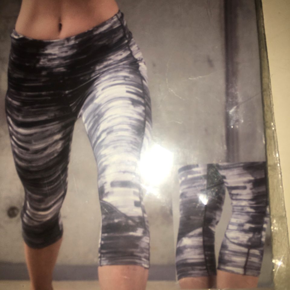 Crivit Fitness Leggings S schwarz , Woman 3/4 Yoga Hose S grau in Reinbek