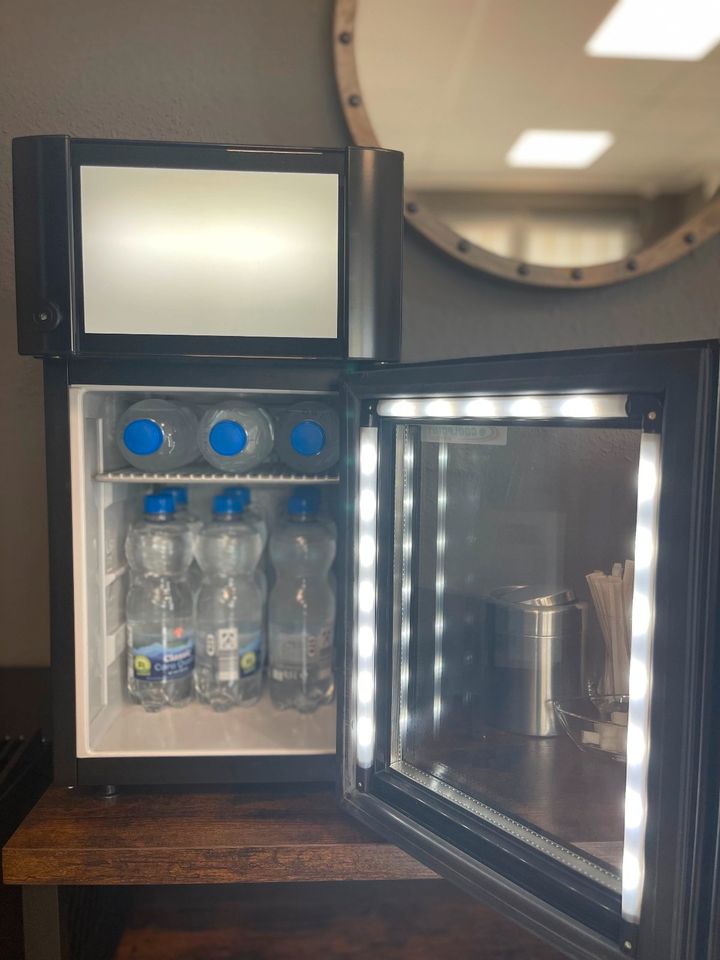 AHT Thekenkühler 20 C Minibar "NEU" mit Glastür + LED Beleuchtung in Unna