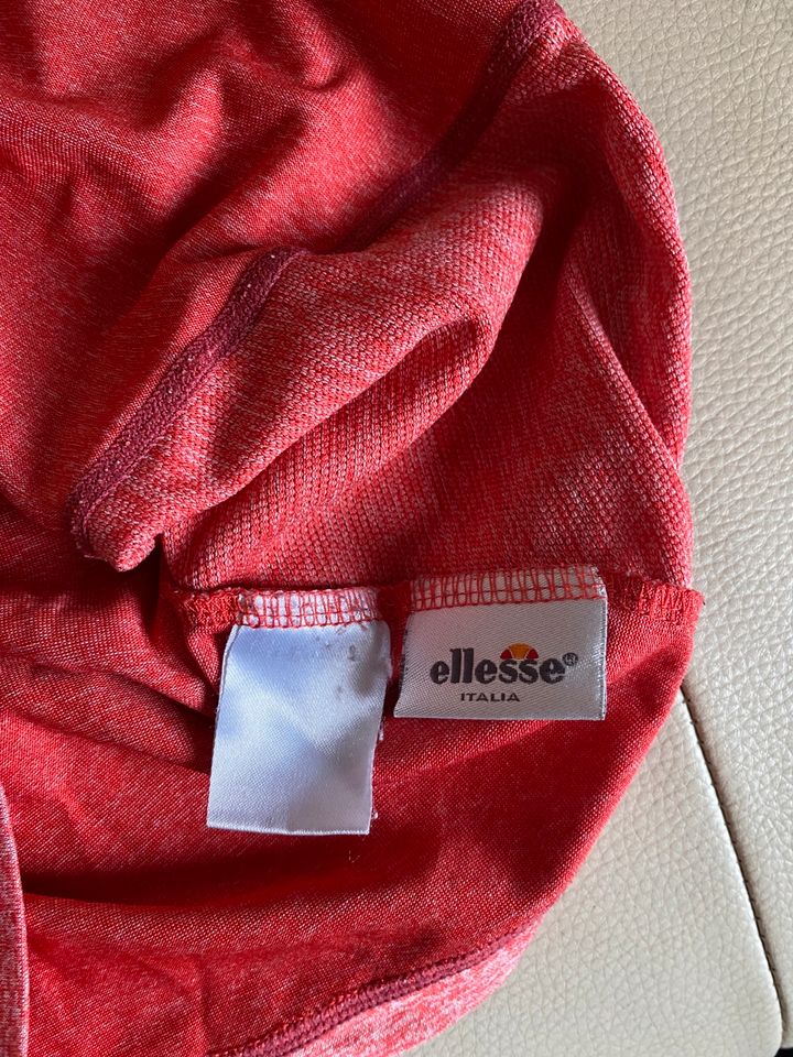 Sportoberteil Sporttop Sport Top Ellesse Gr. S rot pink fitness in Dresden