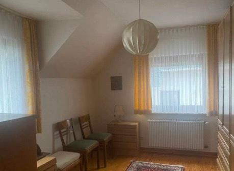 Zweifamilienhaus mit Umbaumöglichkeit zum Dreifamilienhaus in Dornburg