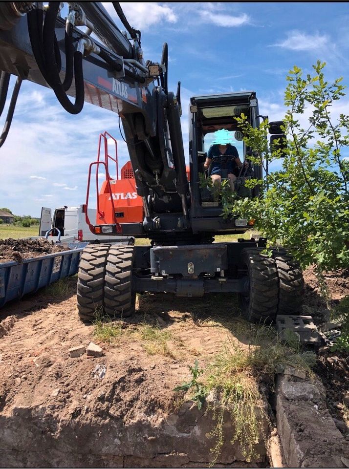 Bagger, Radlader, Hebebühnen und mehr in Bad Saarow