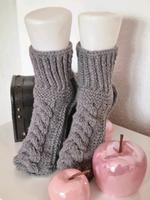Strickschuhe - Socken, Hausschuhe Bettsocken Gr. 46 Handarbeit Sachsen - Borna Vorschau