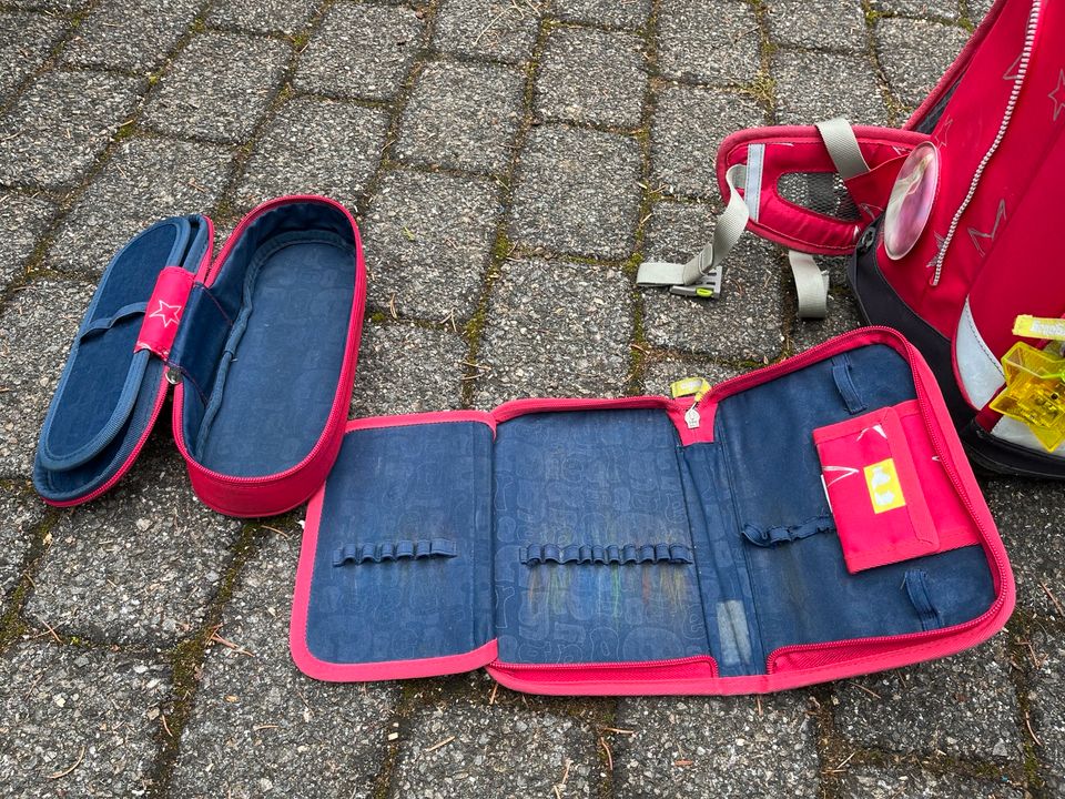 Schulranzen ergobag mit Zubehör in München