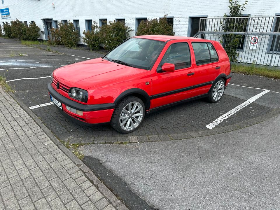 Golf 3 GTI COLOUR Concept Rot bj 95, 5- türig in Neuss