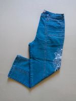 Capri Jeans, Blue Denim, weiße Stickereien Sachsen-Anhalt - Magdeburg Vorschau