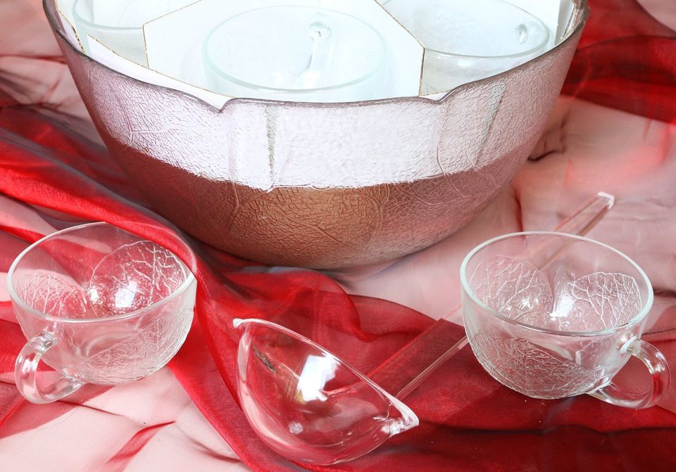 Schüssel-Set oder Bowle/Punschgefäß aus Glas für Ihre Party in Montabaur