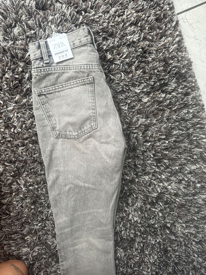 Zara, Jeans straight fit Größe 34 neu! in Stuttgart
