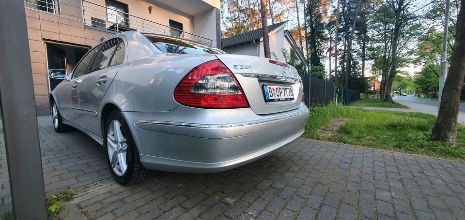 Mercedes Benz E320 cdi  Elegance W211 Mopf Facelift in Berlin