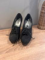 Guess High Heel Loafers mir Schnürsenkel Gr. 8 Sachsen - Schmölln Vorschau
